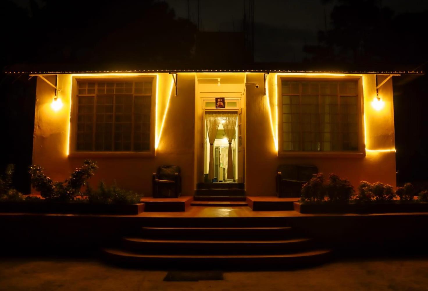Pine Tree Lodge Shillong Zewnętrze zdjęcie